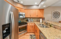 700 Emerald Pointe Drive, Hollister, MO 65672