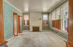 576 E KING STREET, CHAMBERSBURG, PA 17201