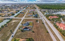 1713 NE 23rd Terrace, Cape Coral, FL 33909