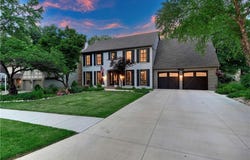 8521 Rosehill Road, Lenexa, KS 66215