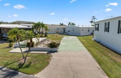 280 Yorkshire Avenue, Fort Myers, FL 33908
