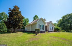 1314 Tenny Nelson, Grantville, GA 30220