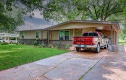 13 Easy St, Winfield, KS 67156