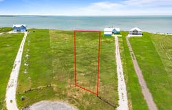 1615 Cape Velero Dr, ROCKPORT, TX 78382