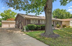 2005 Claremont Dr, Springfield, IL 62703