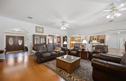 197 Elm Wood Dr, Elgin, TX 78621