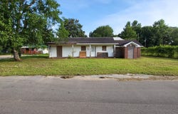 241 Short Columbia, Hattiesburg, MS 39401