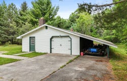 2260 W Pinewood Drive, Roscommon, MI 48653