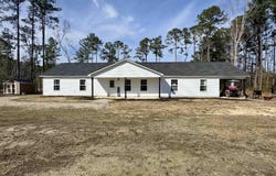160 Leadwood St., Andrews, SC 29510