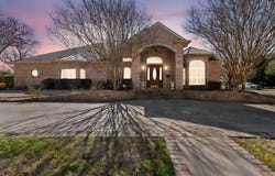 1917 Elmwood Avenue, Corsicana, TX 75110