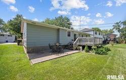 2236 W COLUMBIA Avenue, Davenport, IA 52804