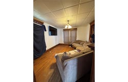 212 E 9th St, Vinton, IA 52349