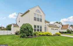 84 JENNIFER LANE, BURLINGTON, NJ 08016