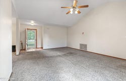 10019 County Loop 213, Webb City, MO 64870