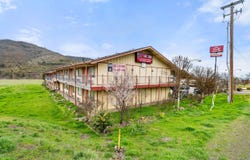 50 Lowe Road, Ashland, OR 97520