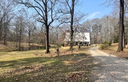 227 Traceway Dr, Natchez, MS 39120
