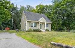 40 Worden Rd, Tyngsborough, MA 01879