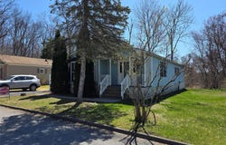 6 Short Lane, Hyde Park, NY 12538