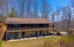 672 Summit Ridge Rd, Franklin, NC 28734