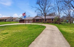 1001 N Hopi Street, Chouteau, OK 74337