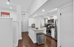 10 N MARKET STREET, LANCASTER, PA 17603