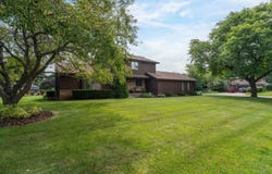 945 ELMWOOD Drive, MENASHA, WI 54952