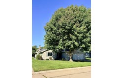 816 KELVIN RD, Storm Lake, IA 50588