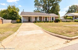 665 Scenic Drive, Grenada, MS 38901