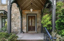 6 Howe Avenue, Newport, RI 02840
