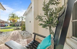 1971 OAK BERRY Circle, Wellington, FL 33414