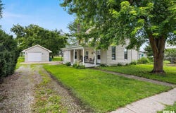 116 S ELM Street, Williamsfield, IL 61489