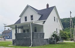 1707 Penn Ave, Jeannette, PA 15644