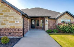 317 Olde Knoll Place, Rio Vista, TX 76093