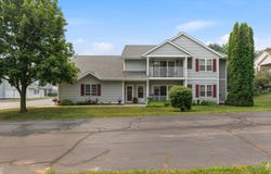 191 Bur Oak Ln, Grafton, WI 53024