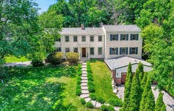 211 Paisley Lane, Golden Valley, MN 55422