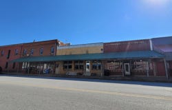 100 E Commercial Street, Buffalo, MO 65622