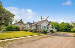 805 E Anson Street, Marshalltown, IA 50158