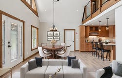 87 River Road, Topsham, ME 04086