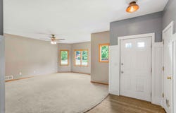 812 N 8th Avenue, Winterset, IA 50273