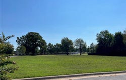 S Carl  ST, Siloam Springs, AR 72761