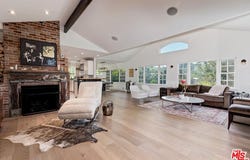3983 Sunswept Dr, Studio City, CA 91604