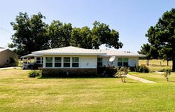 9596 West Us Highway 79, Hearne, TX 77859