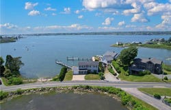 72 Marine Drive, Narragansett, RI 02882