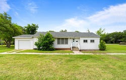 437 W Goodnight, Aransas Pass, TX 78336