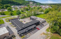 317 E University St, Livingston, TN 38570
