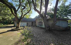7053 Gandy Dr, Navarre, FL 32566