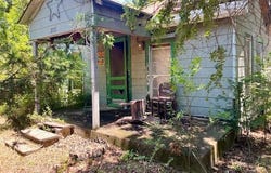 205 S Columbus Ave, Cameron, TX 76520