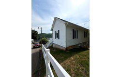 102 Boss Row, Fries, VA 24330