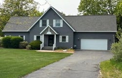 3922 S. Bay Bluffs, Cedar, MI 49621