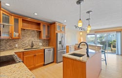 180 SE Highway 101 Unit #17, Lincoln City, OR 97367